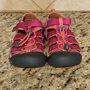 Keen girls sandals